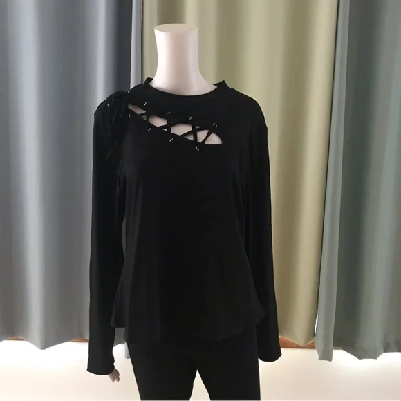 Sexy lace up tshirt - Picture 1 of 6